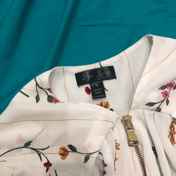 White floral blouse - Picture 3 of 5